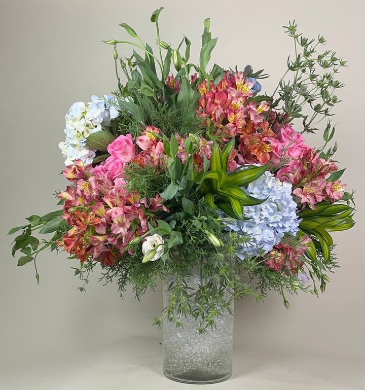 Elysian Bloom Vase Arrangement ๐ฟ๐ธ๐ผ