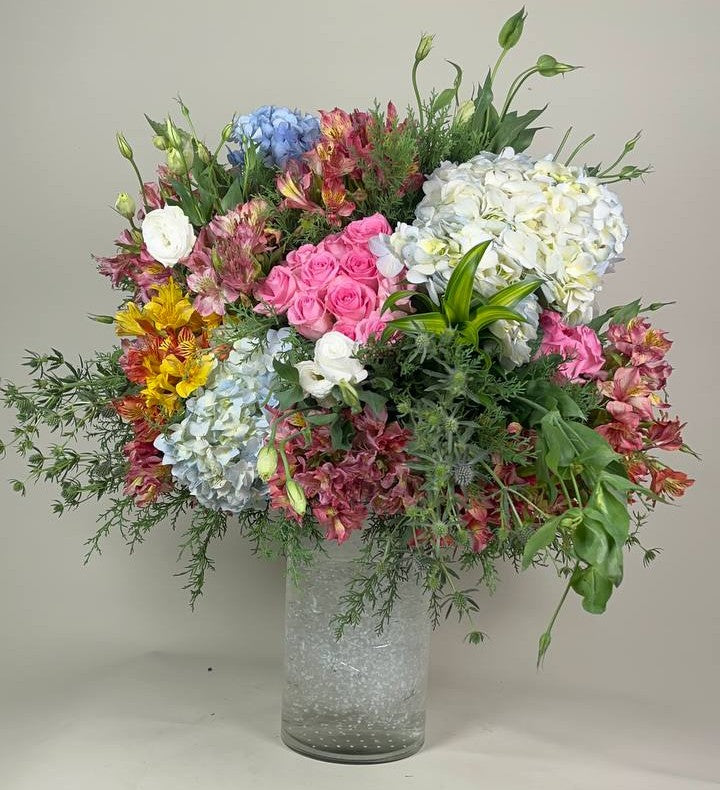 Elysian Bloom Vase Arrangement ๐ฟ๐ธ๐ผ