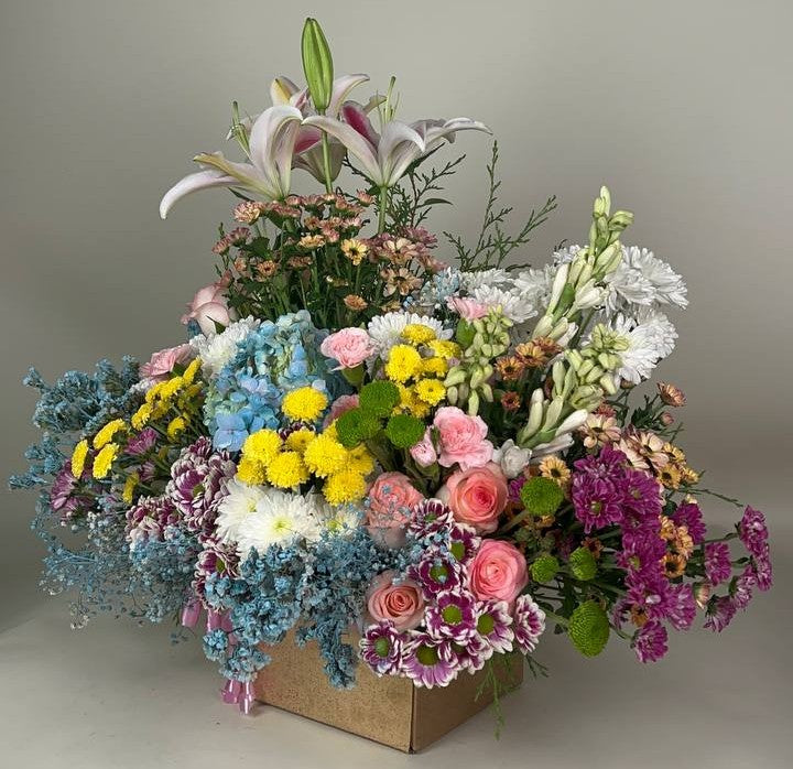 Garden Symphony Floral Box ๐ผ๐ถ๐ธ