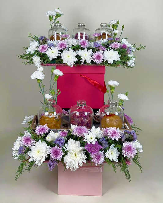 Bloom & Bliss Gourmet Box 🌸🍰✨