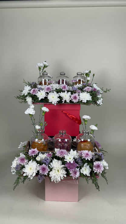 Bloom & Bliss Gourmet Box 🌸🍰✨